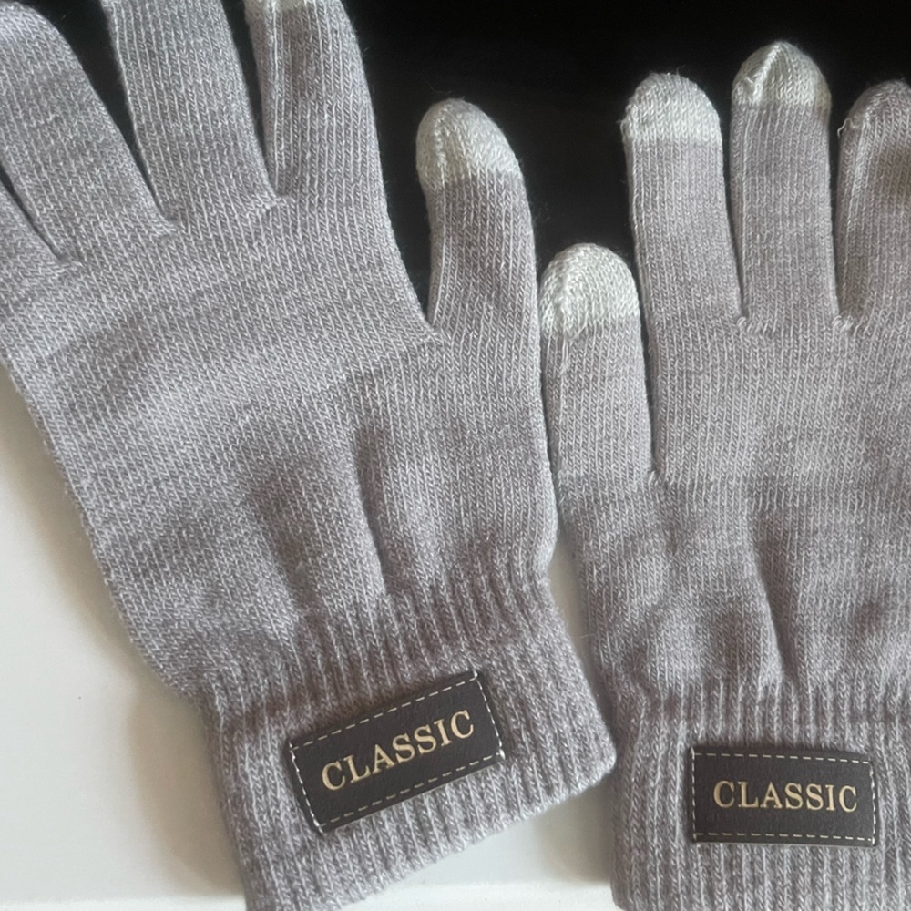Grey Mittens